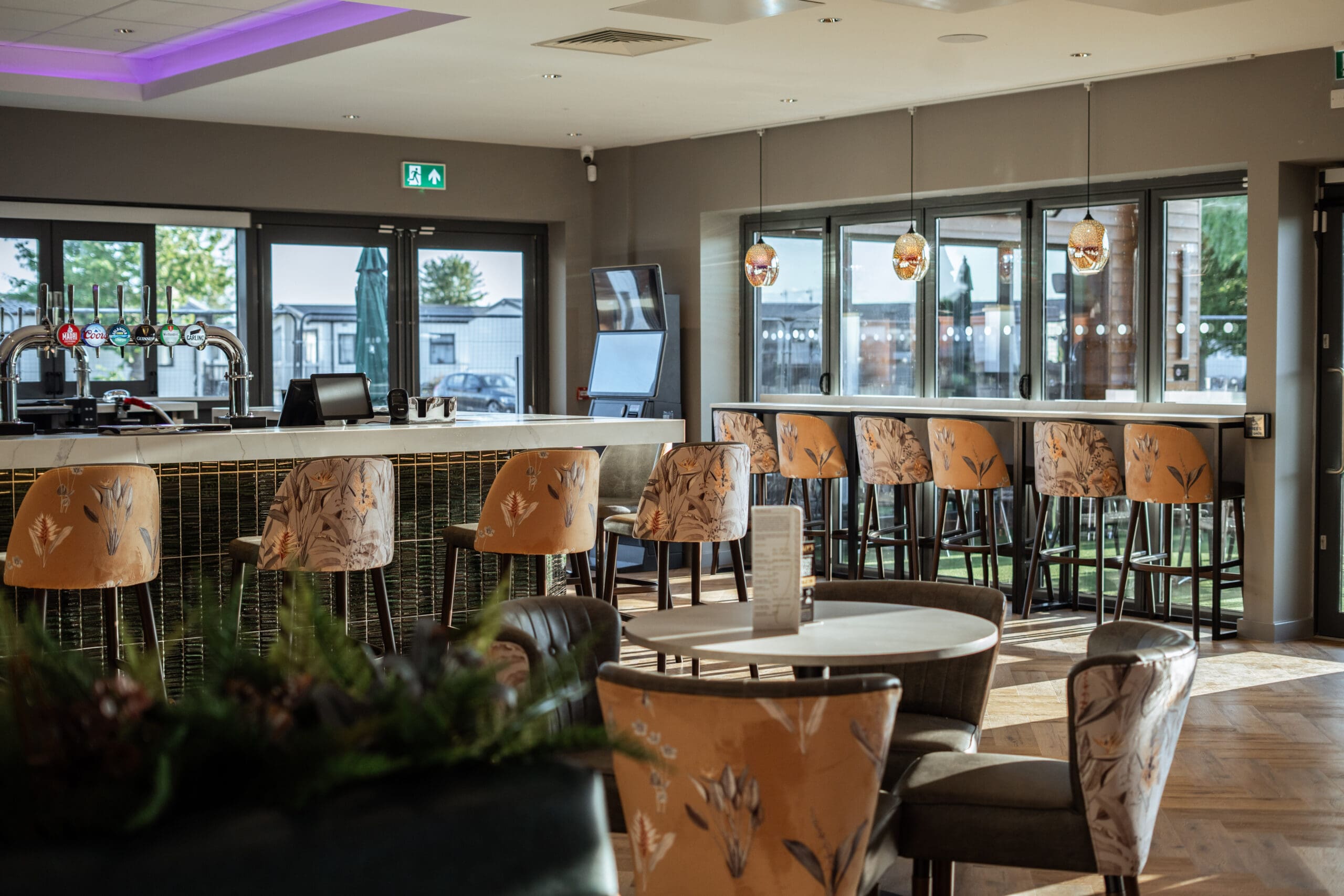 Guys Bar and Restaurant